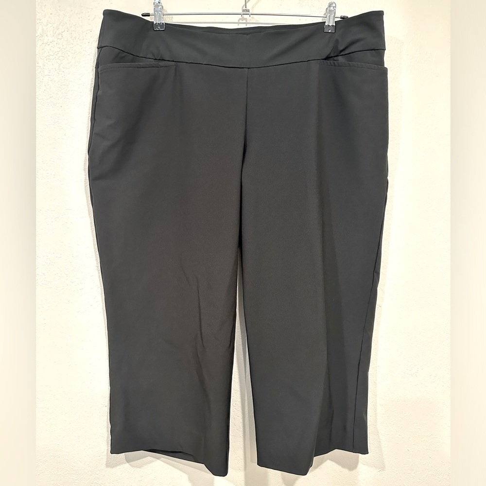TAIL Golf Capris